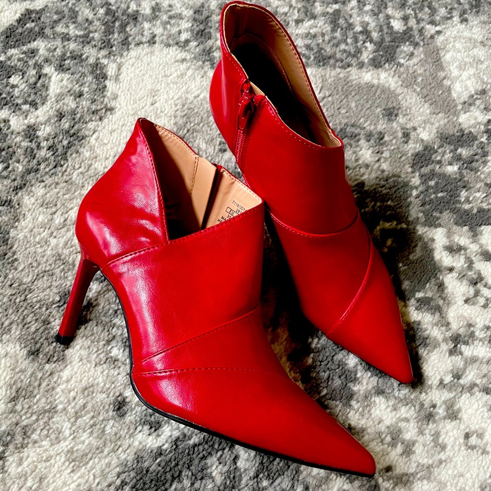 Zara red heeled bootie